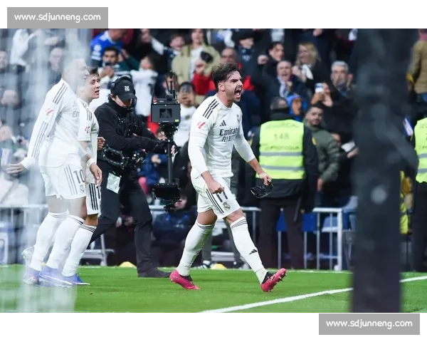 皇马对阵莱万特比赛前瞻战术解析与胜负走势全面分析球队状态评估